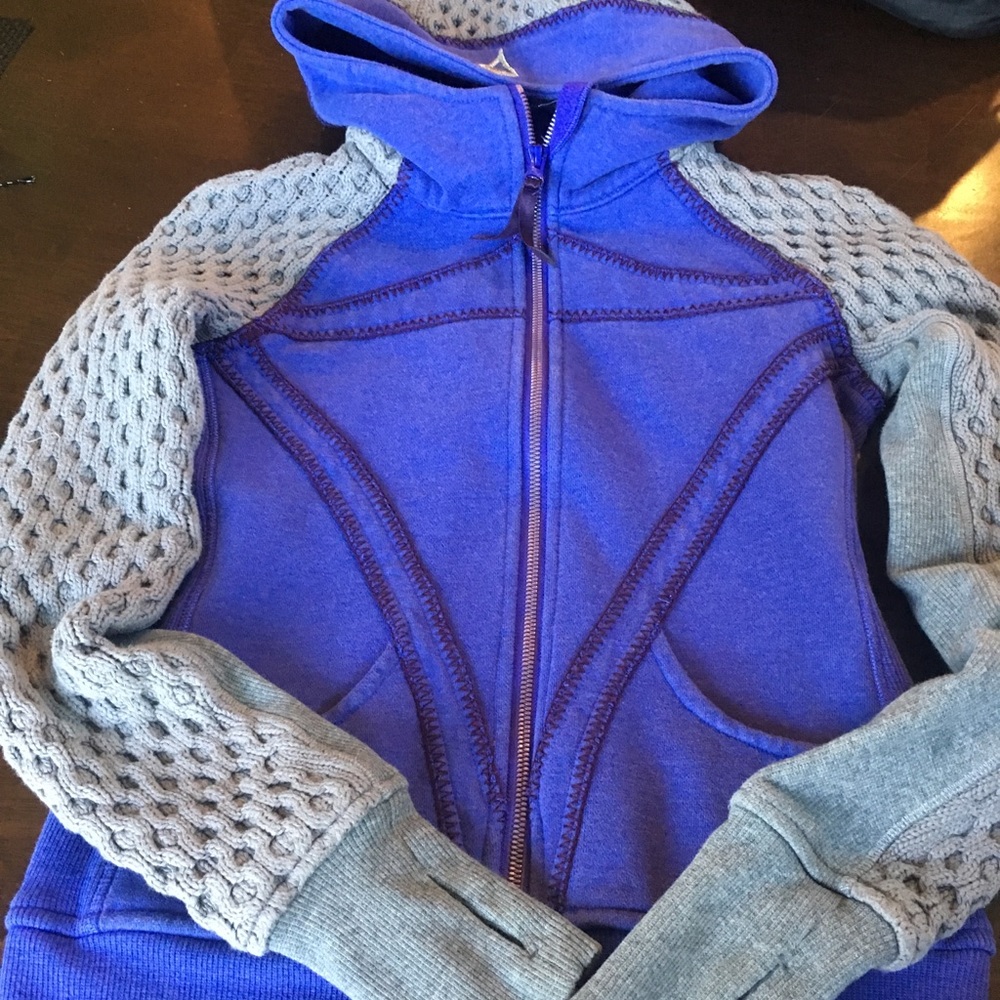 Rare Ivivva sweater/sweatshirt hoodie